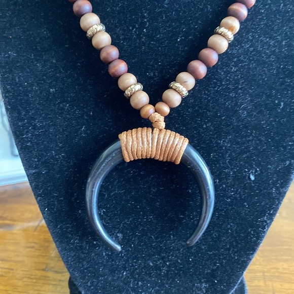 Cato Necklace - Picture 2 of 6